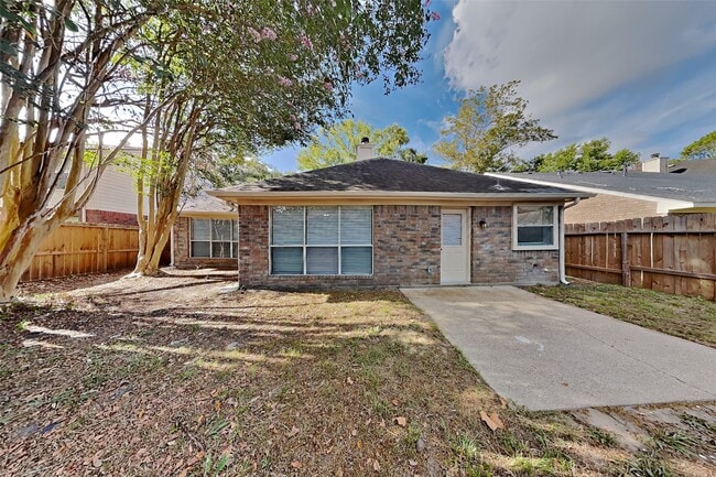 Building Photo - 5803 Forest Timbers Dr