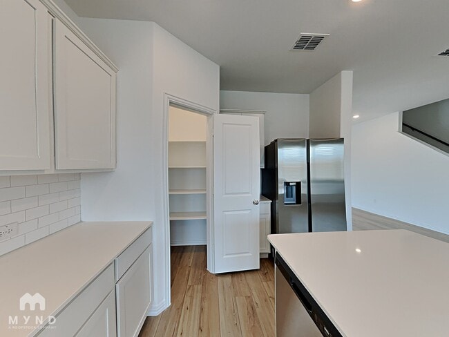 Building Photo - 7900 Green Heron Dr