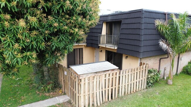 Building Photo - 262 Woodland Rd