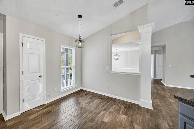 Building Photo - 520 Menauhant Ct