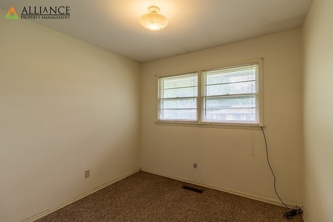 Building Photo - 1533 Pipher Ln