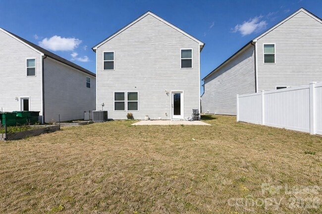 Building Photo - 11154 Woodland Crk Wy