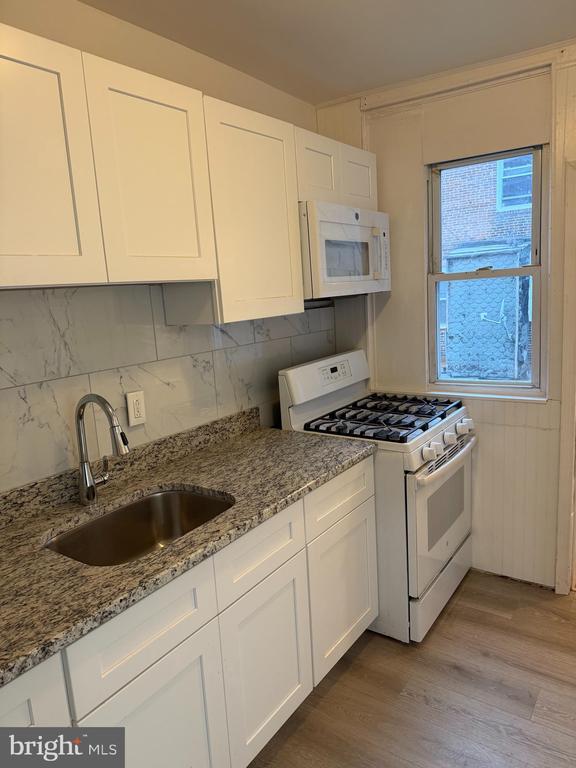 Building Photo - 5421 Beaumont Ave