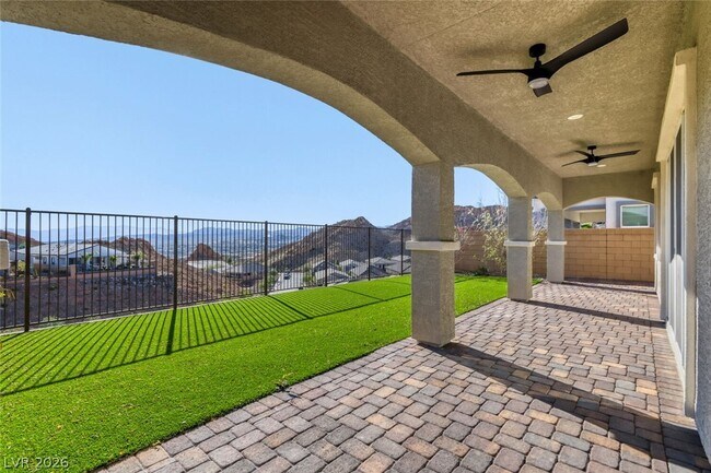 Building Photo - 76 Tatahatso Pt St