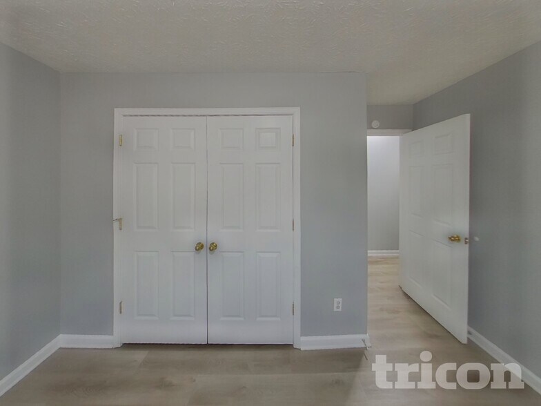 Building Photo - 210 Pebble Creek Dr