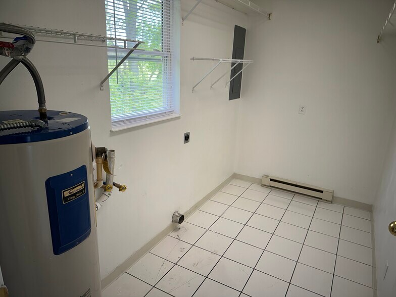 Building Photo - 401 Clearfork Dr