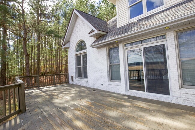 Building Photo - "Modern 3-Bedroom Home with 3 Full Bathrooms and Spacious Living Areas in Vass, NC!"