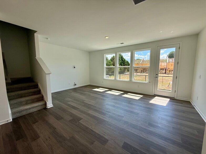 Living Room - 414 Silver Star Blvd