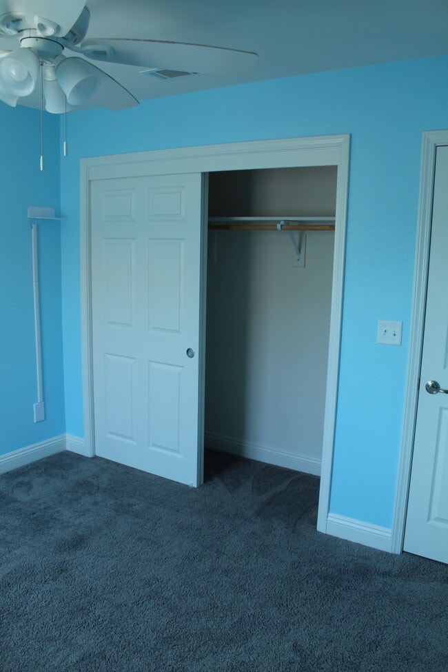 Building Photo - 4372 Ladera Dr