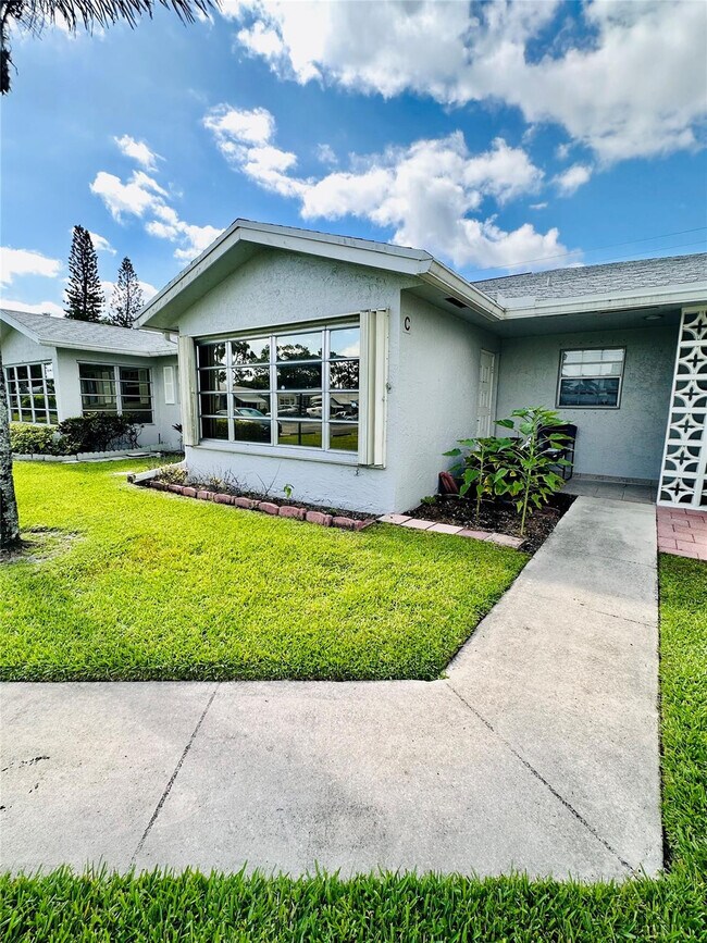 Building Photo - 14676 Canalview Dr