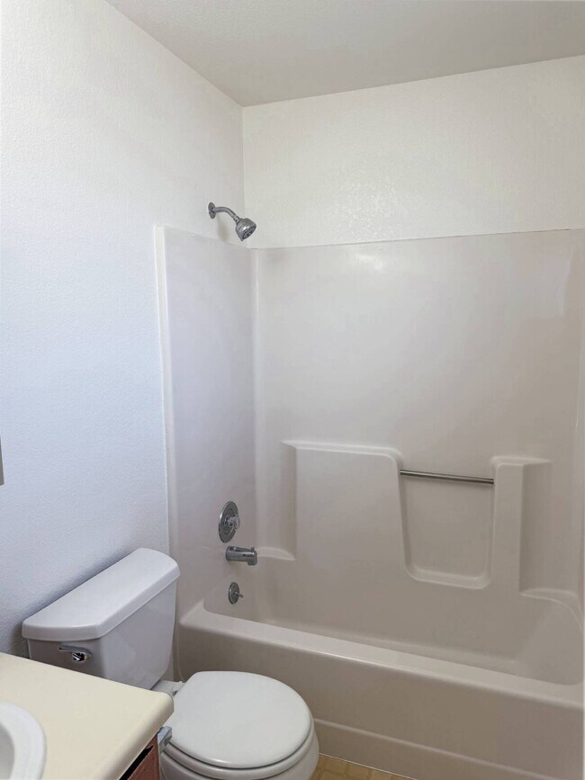 Building Photo - 2BD/2BA Single-Level Home Near Sonoma Plaza | Available Now.