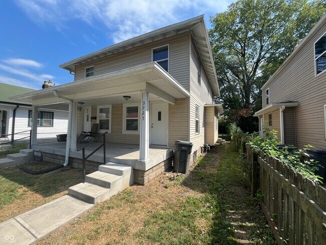 Building Photo - 3727 N Kenwood Ave