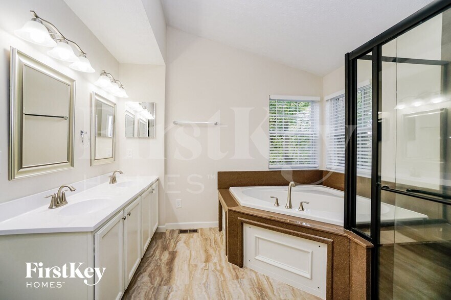 Building Photo - 5823 Birch Bark Ct