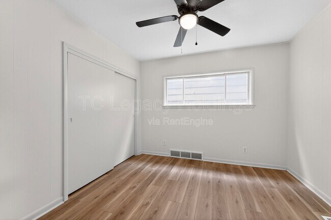Building Photo - 321 Clark St