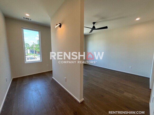 Building Photo - 38 Angelus St