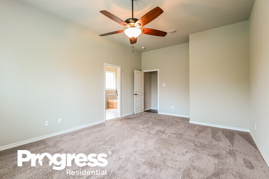 Building Photo - 325 Strait Ln