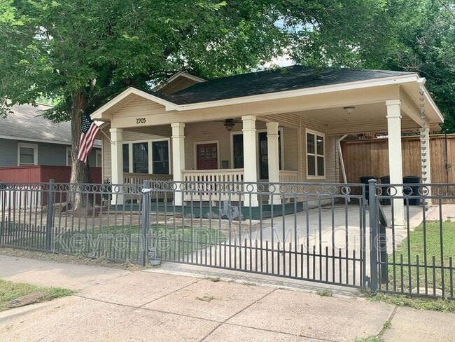 Building Photo - 1905 S Henderson St