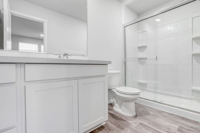 Building Photo - 3 Bedroom 2.5 Bathroom Home with Beautiful Finishes!!