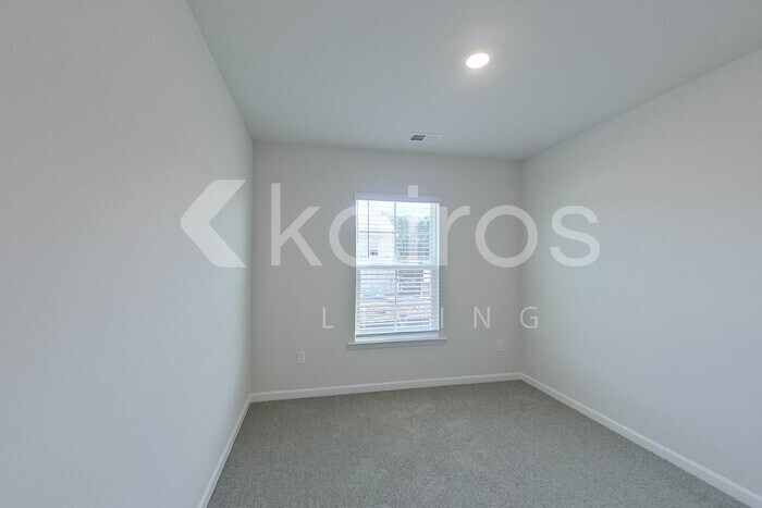 Building Photo - 2097 Banyon Cir