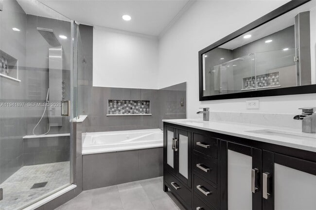 Building Photo - 5505 NW 112th Path