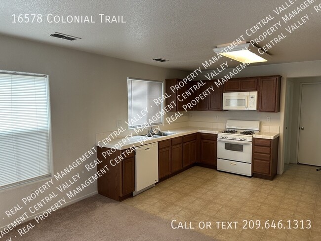 Building Photo - Lathrop 3 Bedroom 2.5 Bath Mossdale Landin...