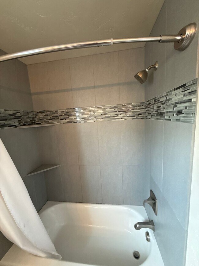 Building Photo - 20747 NE Angora Ct