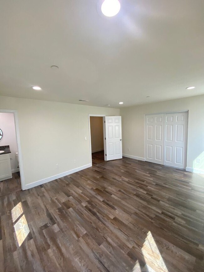 Building Photo - 23(1456,1458)