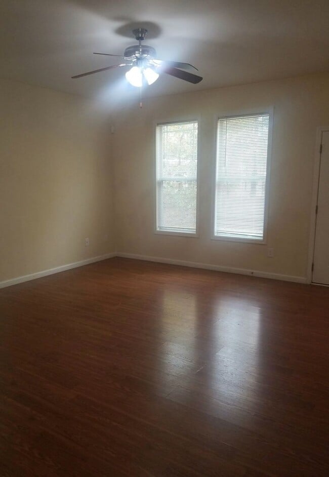 Building Photo - 4 Bedroom Single Family Home in Morrow!