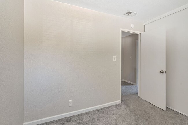 Building Photo - 2 Story Townhome