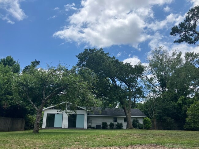 Building Photo - 129 El Ogden Dr