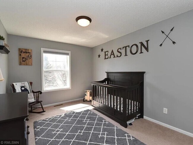 Building Photo - 3 Bedrooms | Loft | Upper-Level Laundry | 3-Sided Fireplace | Woodbury