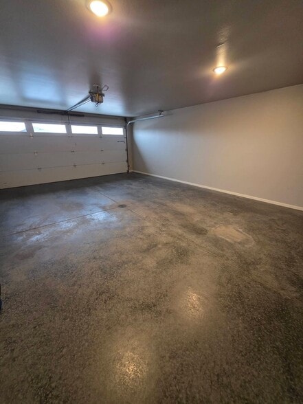 Building Photo - 2050 Quail St