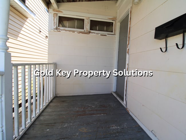 Building Photo - MUNCIE Cozy 2 BR 1 BA House with Main-Level Laundry (NO SECTION 8)