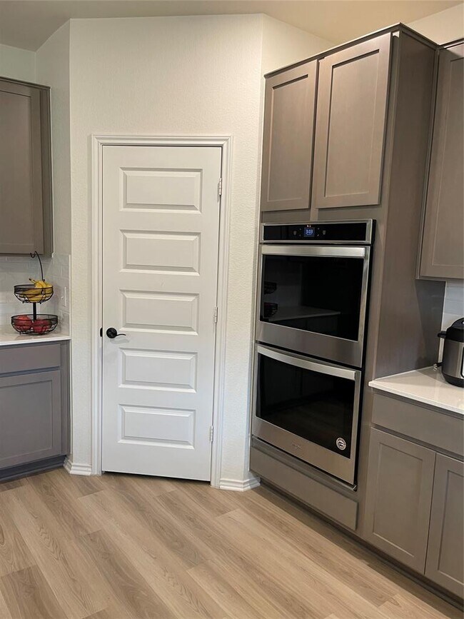 Building Photo - 1537 Sonny Dr