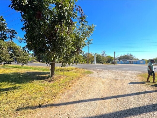 Building Photo - 4213 N Main St