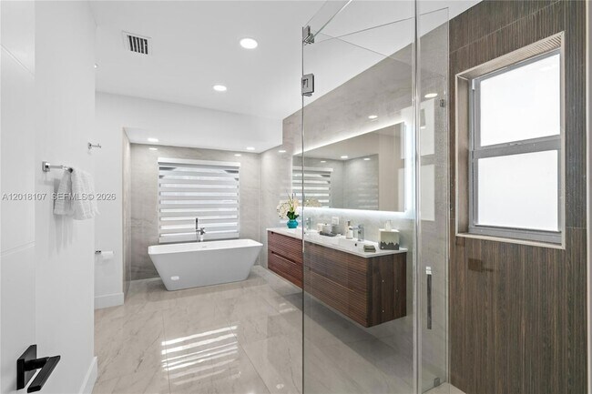 Building Photo - 4621 NW 93rd Doral Ct