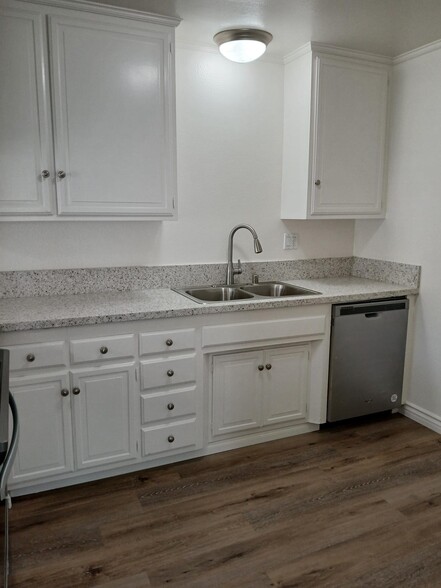 Building Photo - 837 Amigos Way