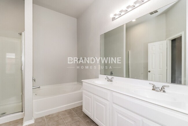 Building Photo - 14109 Filly St