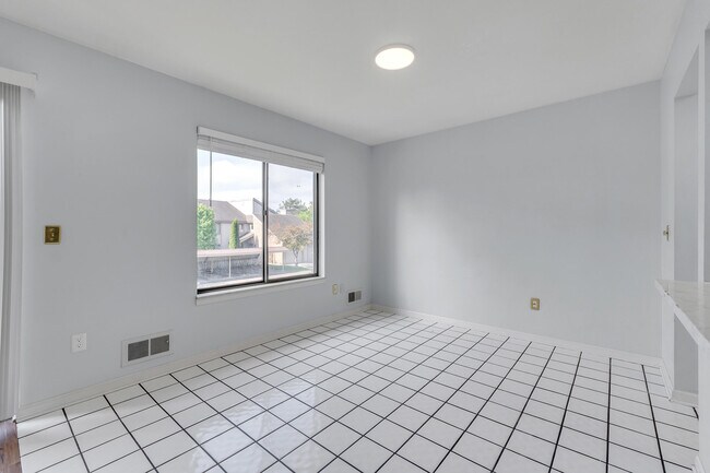 Building Photo - 5406 Carol Run W