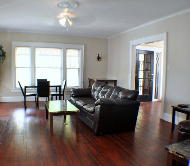 826 Maryland Ave 826 Maryland Ave Syracuse NY 13210 Apartment Finder