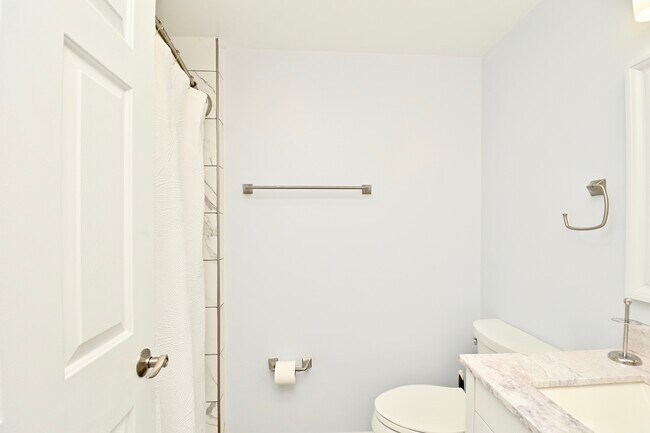 Building Photo - 10998 Koman Cir