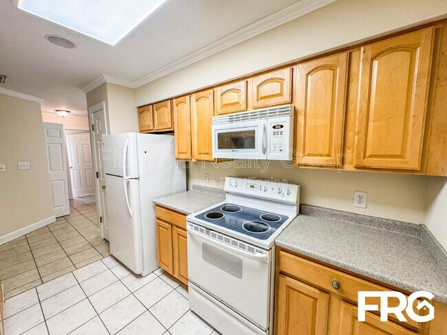 Building Photo - 149 Emily Dr