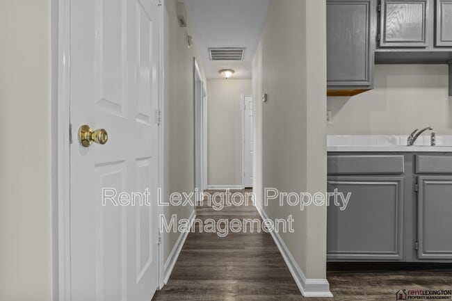 Building Photo - 3424 Promenade Dr