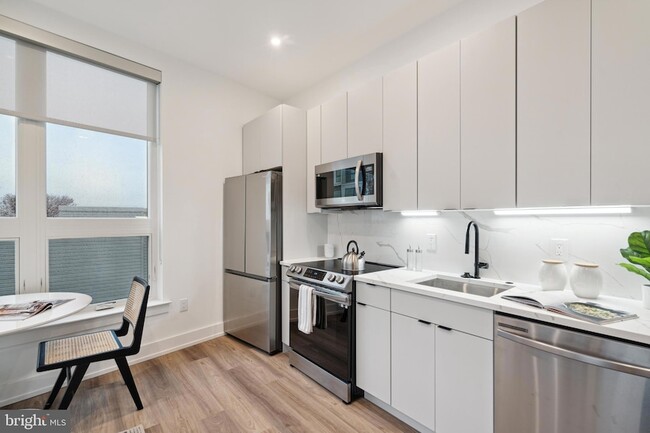 Building Photo - 2400 Frankford Ave