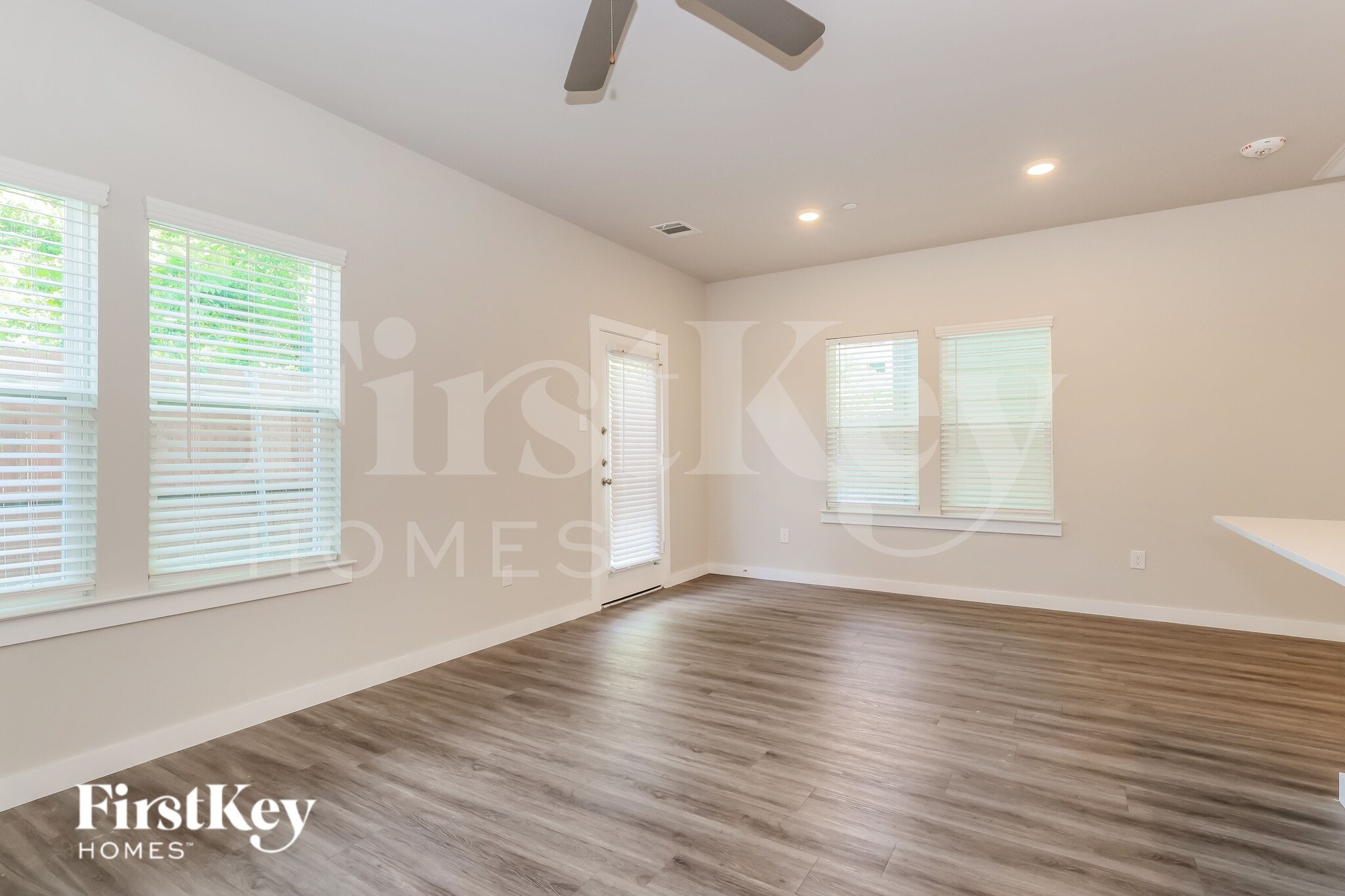 Building Photo - 18306 W Centro Cir