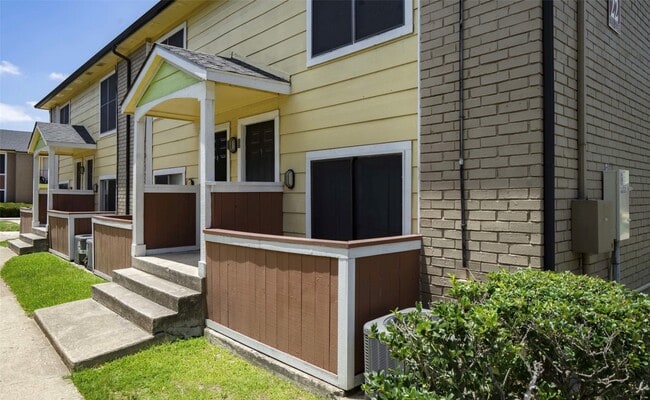 Building Photo - 311 Highland Cross Dr