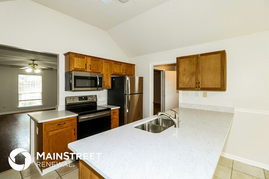 Building Photo - 11215 Ram Hill Cove