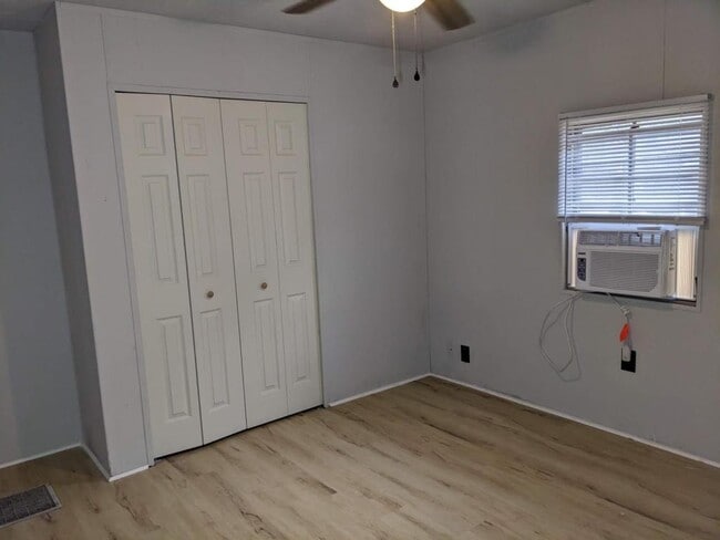 Building Photo - 12100 Lullingstone Rd