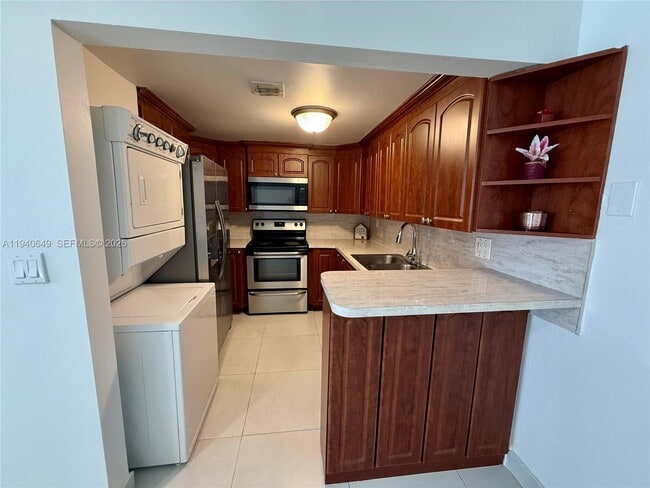 Building Photo - 20 SW 108th Ave