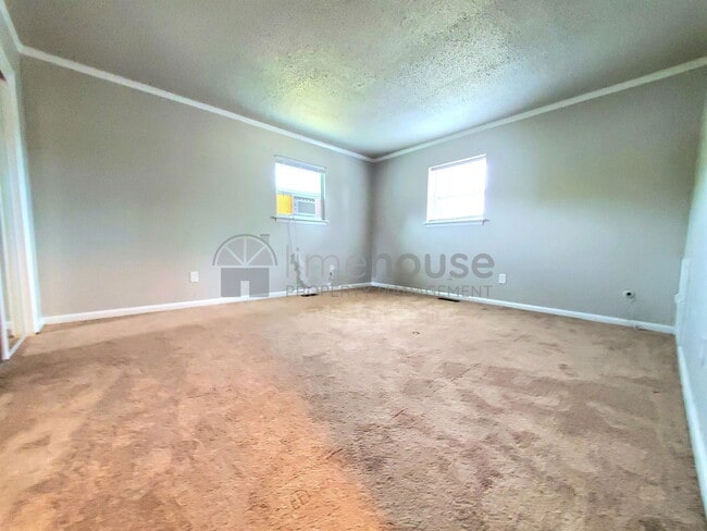 Building Photo - 119 Bob Ln